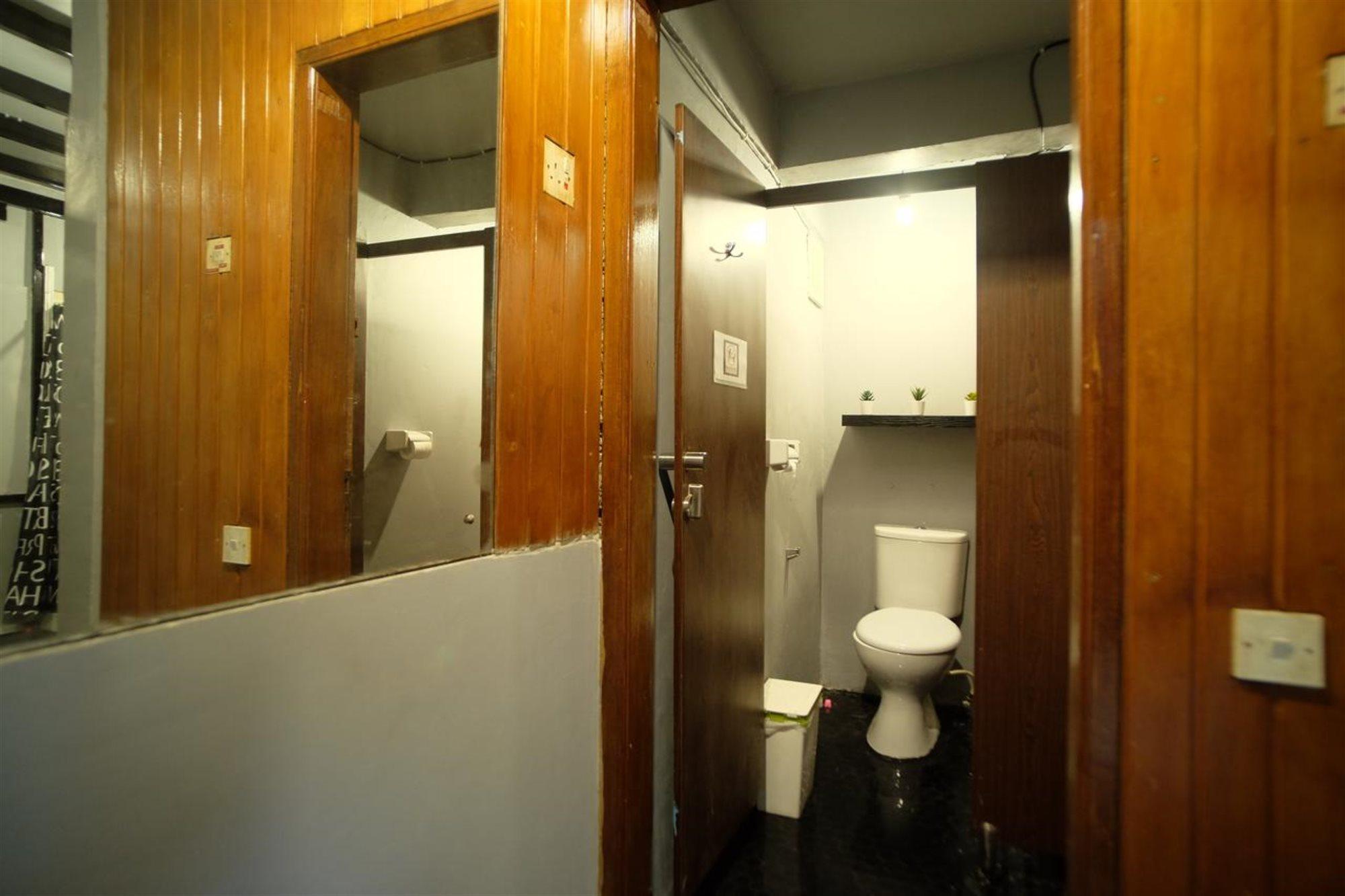 Inap At Capsule Thamrin Hotel Jakarta Luaran gambar