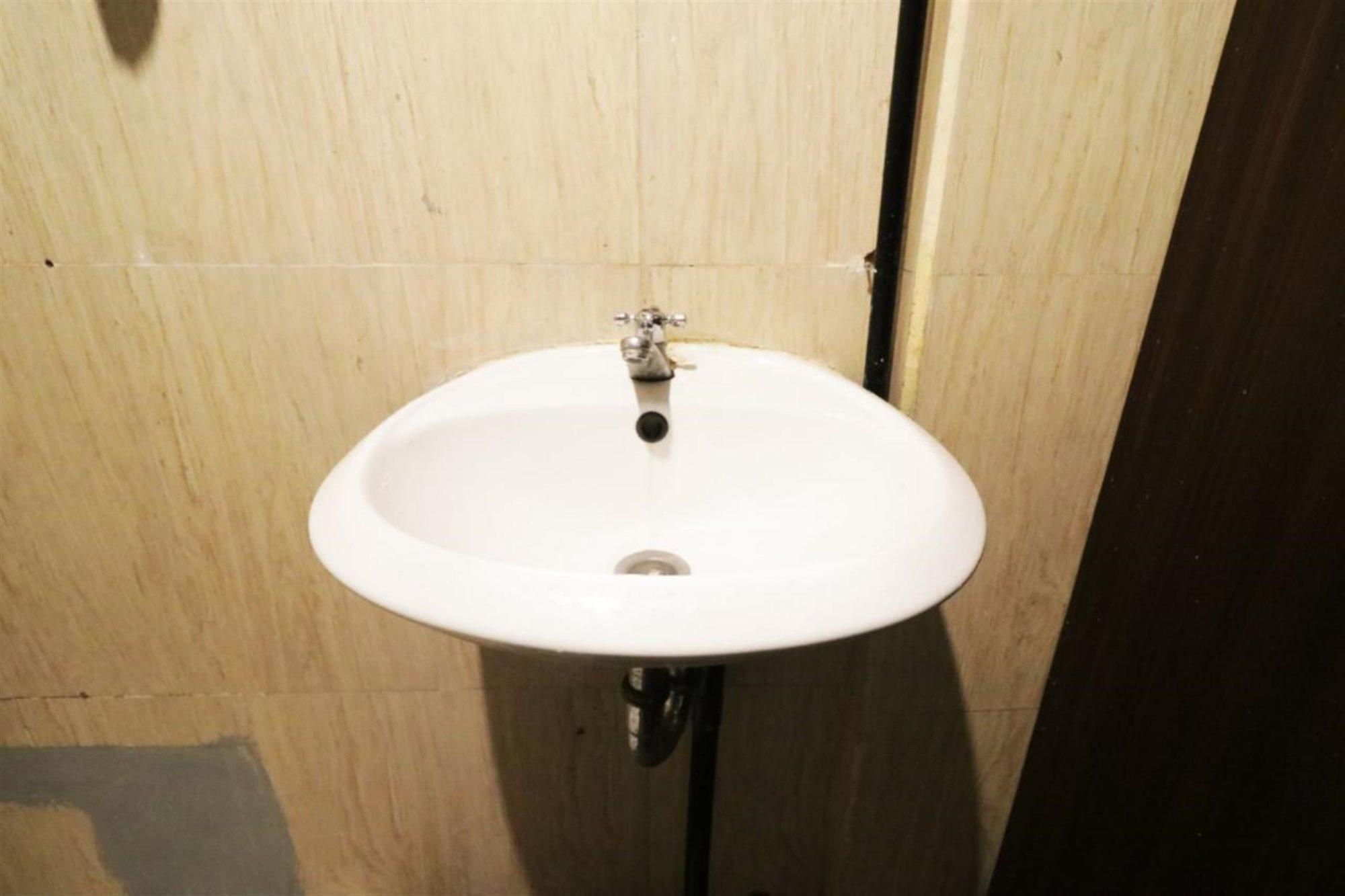 Inap At Capsule Thamrin Hotel Jakarta Luaran gambar